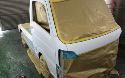 キッチンカーのオールペイントの塗装の過程